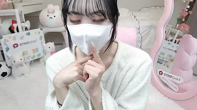 momo room online show from March 20, 11:05 am
