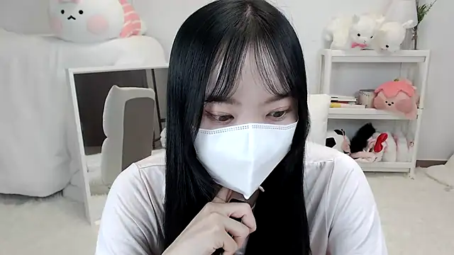momo room online show from June 11, 11:19 am