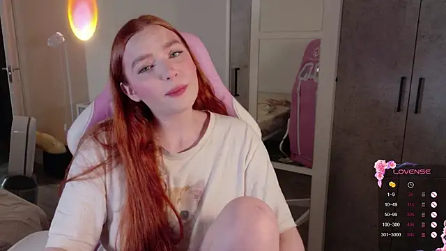 Snapshot of cinnabon_girls chatting on February 19, 8:49 pm cinnabon girls online show from February 19, 8:49 pm