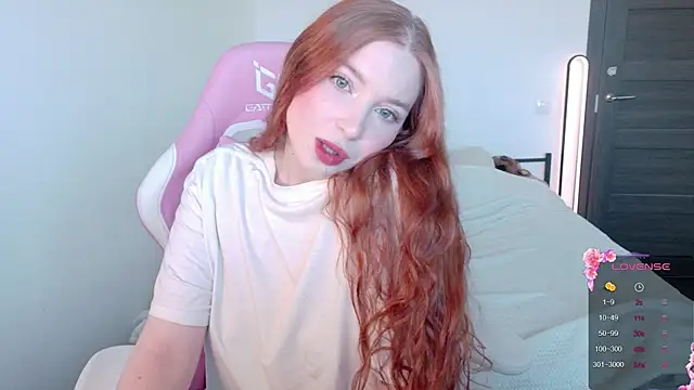 Snapshot of cinnabon_girls chatting on March 10, 12:43 pm cinnabon girls online show from March 10, 12:43 pm