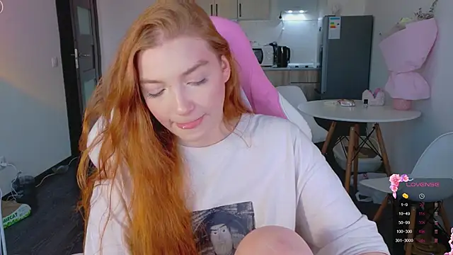 Snapshot of cinnabon_girls chatting on March 14, 3:17 pm cinnabon girls online show from March 14, 3:17 pm