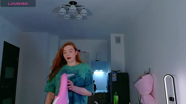 Snapshot of cinnabon_girls chatting on March 23, 5:17 pm cinnabon girls online show from March 23, 5:17 pm