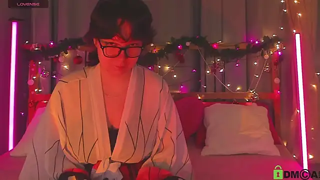 dreamgirllovee online show from December 28, 1:29 am
