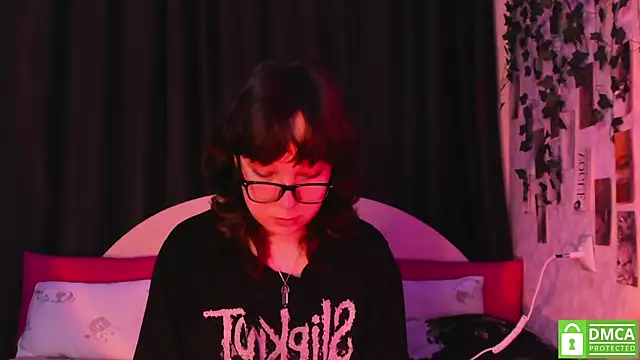 dreamgirllovee online show from September 23, 2:36 am