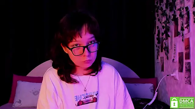 dreamgirllovee online show from October 4, 1:25 am