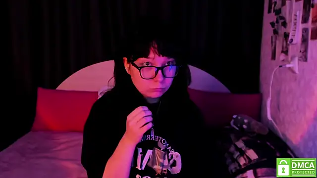 dreamgirllovee online show from December 19, 1:12 am