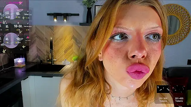 Hannah Carr online show from March 10, 8:14 pm