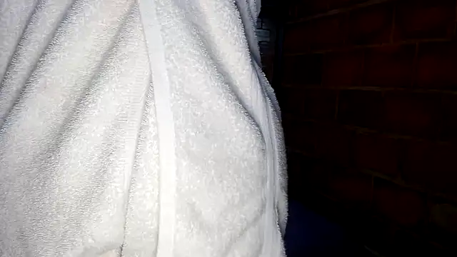 Snapshot of golositha29 chatting on December 27, 6:14 am golositha29 online show from December 27, 6:14 am