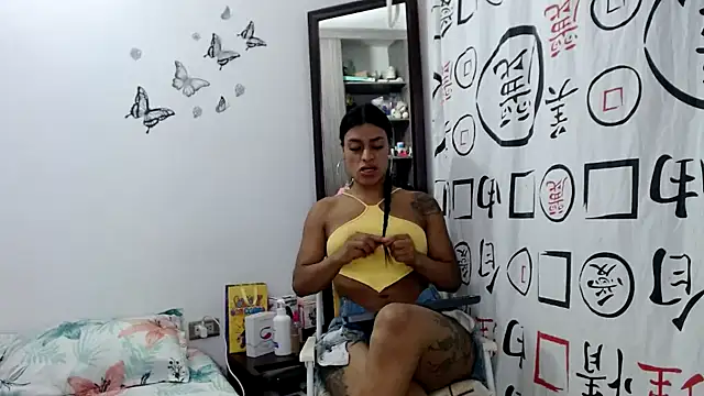 Snapshot of golositha29 chatting on February 7, 2:40 am golositha29 online show from February 7, 2:40 am