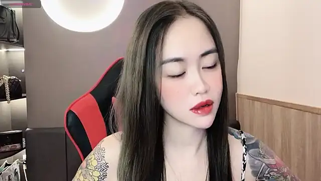 Snapshot of witch-39 chatting on December 13, 6:16 pm witch-39 online show from December 13, 6:16 pm