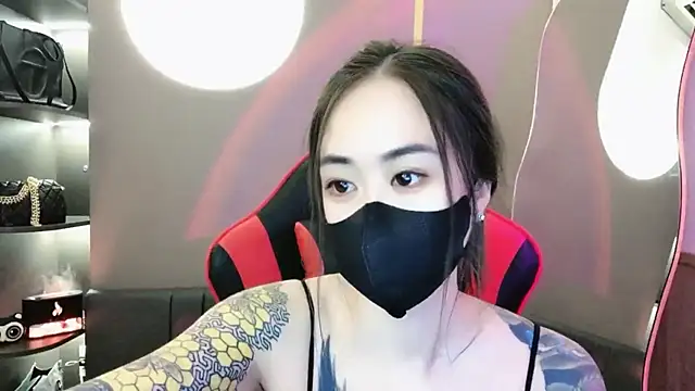 Snapshot of witch-39 chatting on December 18, 3:04 am witch-39 online show from December 18, 3:04 am