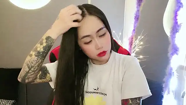 Snapshot of witch-39 chatting on January 8, 1:11 am witch-39 online show from January 8, 1:11 am