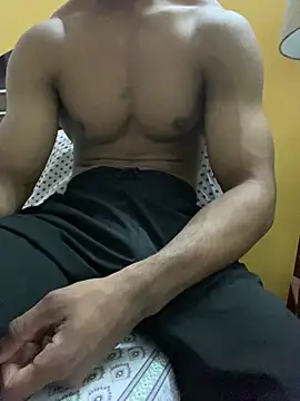 Snapshot of Wild_beast chatting on February 18, 9:49 am Wild beast online show from February 18, 9:49 am