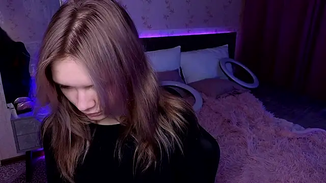 Snapshot of LitaBrom chatting on December 18, 1:05 am LitaBrom online show from December 18, 1:05 am