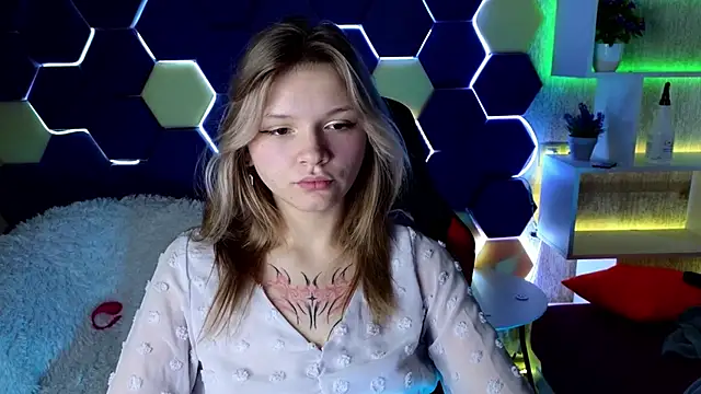 Snapshot of LitaBrom chatting on December 29, 5:21 am LitaBrom online show from December 29, 5:21 am