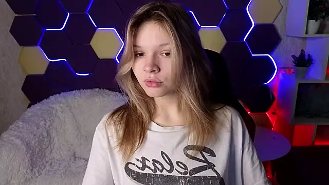 Snapshot of LitaBrom chatting on January 12, 1:11 am LitaBrom online show from January 12, 1:11 am