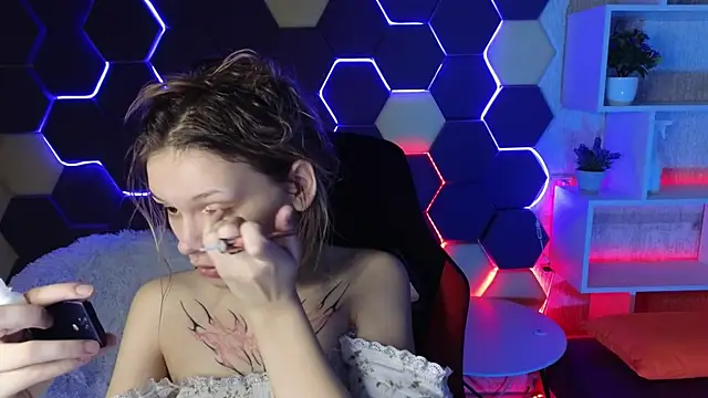 Snapshot of LitaBrom chatting on January 18, 8:31 am LitaBrom online show from January 18, 8:31 am