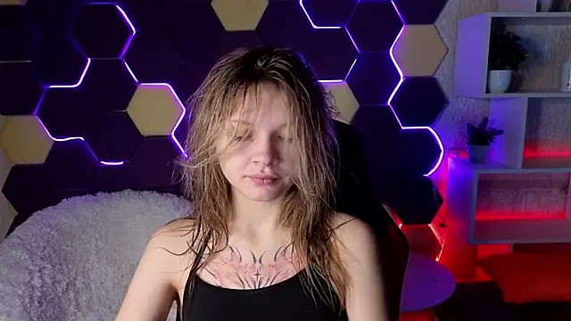 Snapshot of LitaBrom chatting on January 20, 1:28 am LitaBrom online show from January 20, 1:28 am