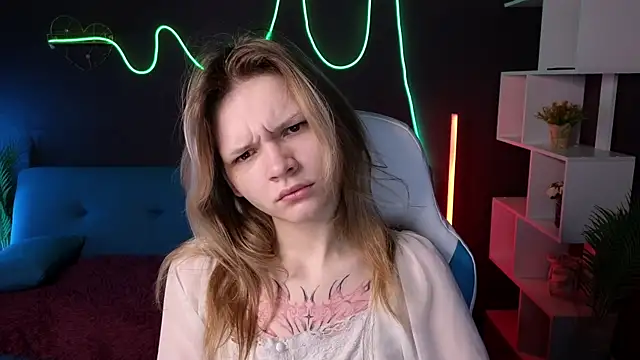 Snapshot of LitaBrom chatting on February 5, 1:15 am LitaBrom online show from February 5, 1:15 am