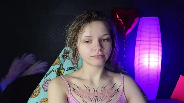 Snapshot of LitaBrom chatting on February 14, 1:13 am LitaBrom online show from February 14, 1:13 am