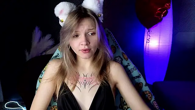 Snapshot of LitaBrom chatting on March 5, 4:13 am LitaBrom online show from March 5, 4:13 am