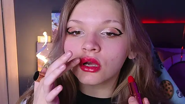 Snapshot of LitaBrom chatting on March 17, 8:18 am LitaBrom online show from March 17, 8:18 am