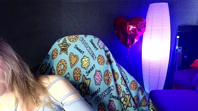 Snapshot of LitaBrom chatting on March 23, 4:16 am LitaBrom online show from March 23, 4:16 am