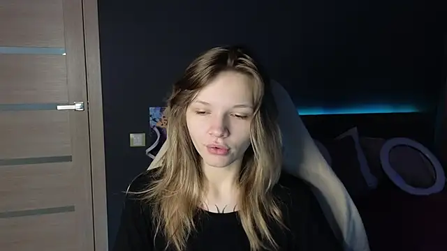 Snapshot of LitaBrom chatting on October 3, 1:46 am LitaBrom online show from October 3, 1:46 am