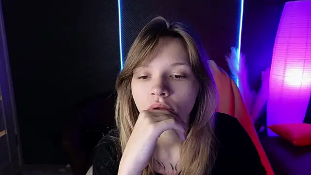 Snapshot of LitaBrom chatting on October 5, 1:37 am LitaBrom online show from October 5, 1:37 am