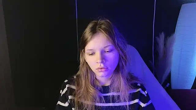 Snapshot of LitaBrom chatting on October 15, 7:52 am LitaBrom online show from October 15, 7:52 am