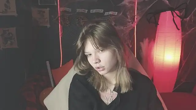 Snapshot of LitaBrom chatting on October 20, 1:39 am LitaBrom online show from October 20, 1:39 am