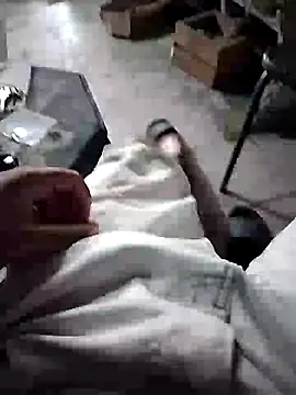 Snapshot of eljefedamino1994 chatting on June 11, 10:13 am eljefedamino1994 online show from June 11, 10:13 am