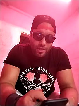 Snapshot of eljefedamino1994 chatting on July 6, 11:51 am eljefedamino1994 online show from July 6, 11:51 am