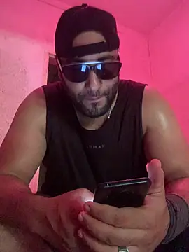 Snapshot of eljefedamino1994 chatting on July 13, 3:59 pm eljefedamino1994 online show from July 13, 3:59 pm