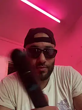 Snapshot of eljefedamino1994 chatting on July 15, 3:17 pm eljefedamino1994 online show from July 15, 3:17 pm