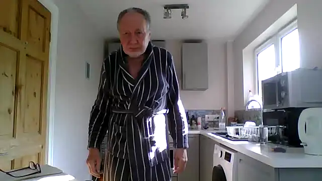 jimmybenido online show from August 1, 4:50 pm