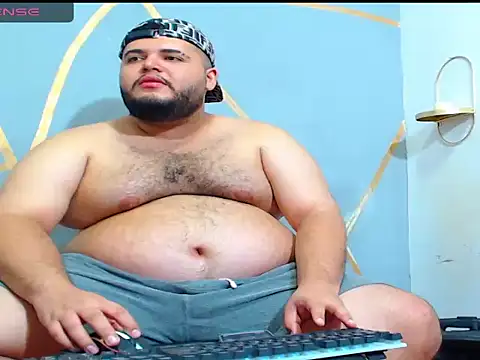 Snapshot of damian_chubby chatting on November 3, 10:10 pm damian chubby online show from November 3, 10:10 pm