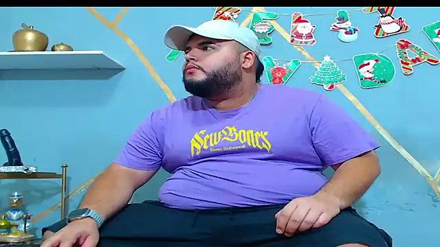 Snapshot of damian_chubby chatting on November 24, 10:42 pm damian chubby online show from November 24, 10:42 pm