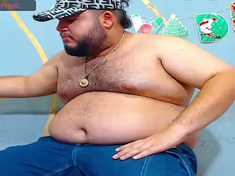 Snapshot of damian_chubby chatting on December 3, 7:49 am damian chubby online show from December 3, 7:49 am