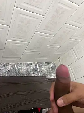 Snapshot of asrrael_22 chatting on December 17, 10:49 pm asrrael 22 online show from December 17, 10:49 pm