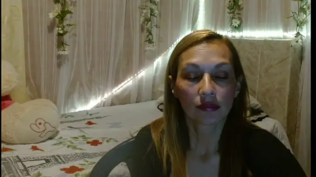 italagomez  online show from February 4, 11:49 pm