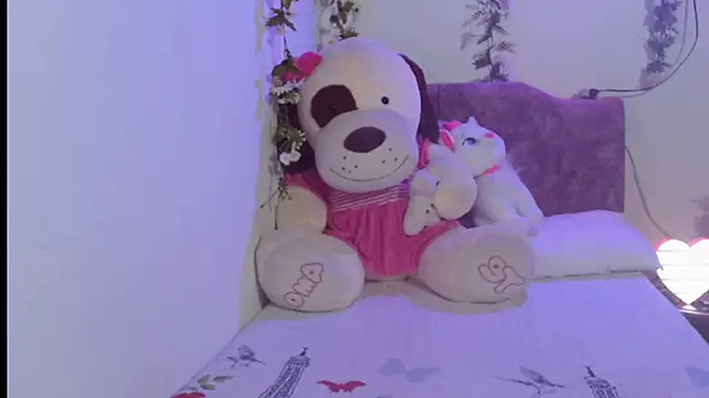 italagomez  online show from September 17, 9:27 pm