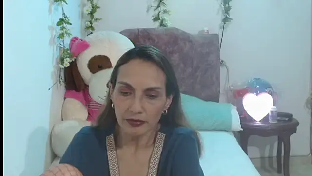 italagomez  online show from October 21, 11:16 pm