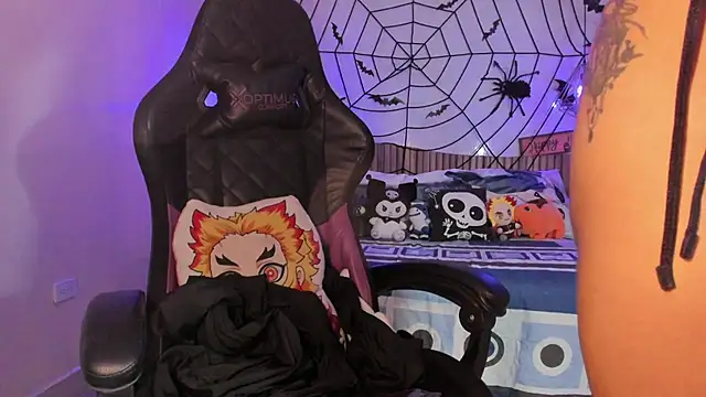 IamNayuta online show from October 28, 7:49 pm