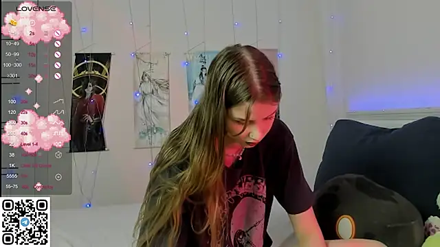 Snapshot of JorRoger chatting on February 2, 8:19 pm JorRoger online show from February 2, 8:19 pm