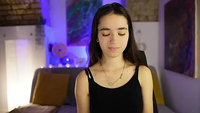 Gia Paige18 online show from December 18, 11:45 am