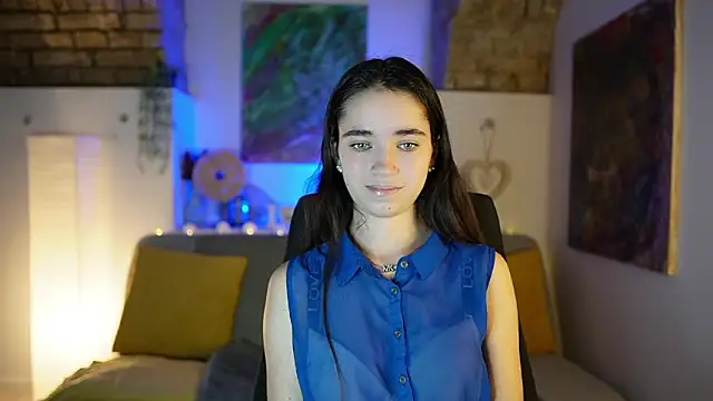 Gia Paige18 online show from December 19, 2:24 pm