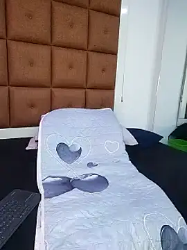 ELLA KELLY online show from January 21, 12:07 pm