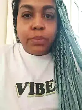 ELLA KELLY online show from January 27, 12:05 pm