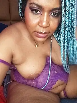 ELLA KELLY online show from March 6, 3:02 pm